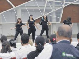 Además de la transmisión en vivo, grupos coreográficos y musicales participaron en la celebración en Plaza Bicentenario.  /