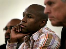 Floyd Mayweather ya tiene rival para el 5 de mayo. AP  /