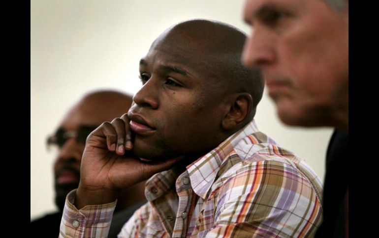 Floyd Mayweather ya tiene rival para el 5 de mayo. AP  /