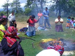 El uso del calendario de 260 días, creado en la época prehispánica, aún es posible observarlo entre algunos grupos mayas. EL UNIVERSAL  /