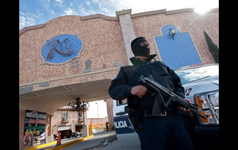 Los policías se encuentran acuartelados en un hotel esperando nuevas órdenes. AFP  /