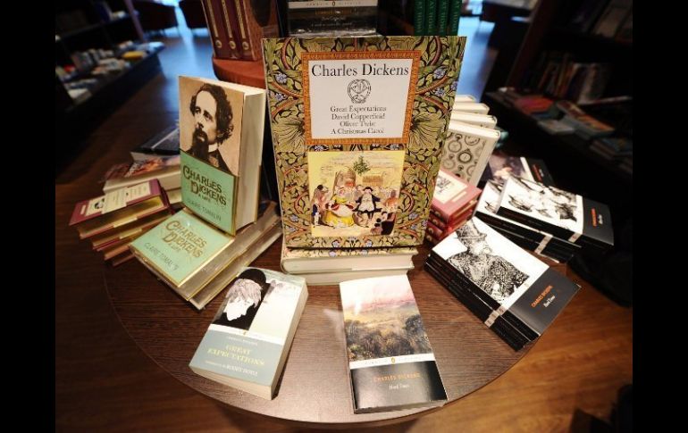 Libros de Charles Dickens en inglés, hoy, en una librería de Hamburgo, Alemania. EFE  /