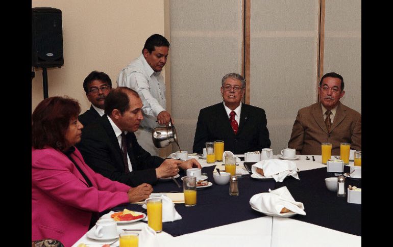 Durante el desayuno con miembros masones donde se revelaron los eventos a realizar en el marco de la celebración.  /