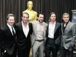 De izq. a der., Gary Oldman, Jean Dujardin, Demián Bichir, Brad Pitt y George Clooney, los nominados a Mejor actor en los Oscar. AP  /