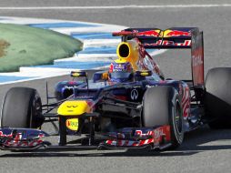 El piloto australiano al volante del nuevo RB8 durante los primeros entrenamientos para preparar el Mundial de Fórmula Uno. EFE  /