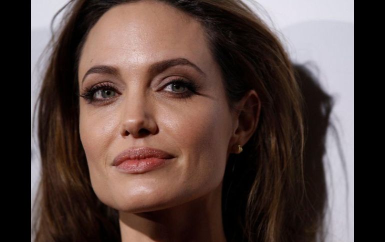 'Aún soy una chica mala... Está sólo en su lugar ahora... pertenece a Brad...', dice Jolie. REUTERS  /