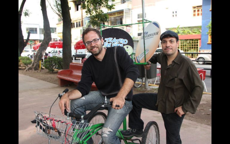 Al Teatro en Bici recompensa el uso del casco en este medio de transporte.  /