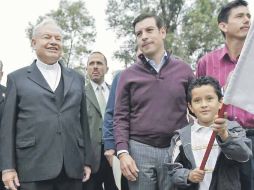 El cardenal Juan Sandoval y el entonces alcalde de Tlaquepaque, Miguel Castro, dieron el banderazo de arranque a las obras.  /