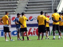 El equipo que dirige José Guadalupe Cruz tuvo una larga sesión de trabajo la mañana de este viernes. ESPECIAL  /