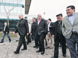 El cardenal Juan Sandoval (izquierda) acudió a la inauguración del Centro Administrativo Tlajomulco.  /