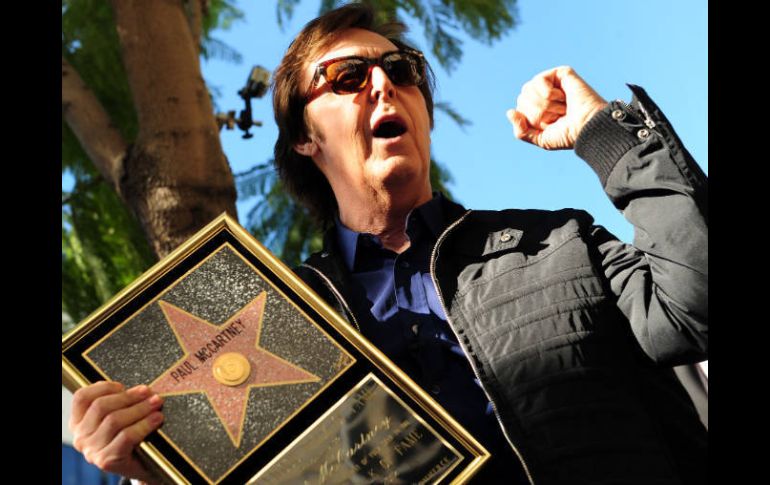 McCartney también recibió su estrella en el Paseo de la Fama de Hollywood. AFP  /