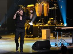 El cantante al inicio del concierto entonó  'Quien necesita mirar'. ARCHIVO  /