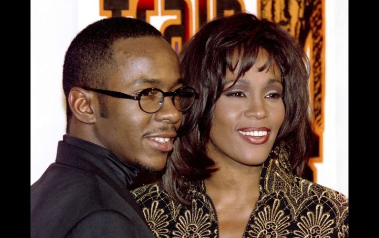 Cuando las cosas marchaban bien, Whitney Houston y Bobby Brown el 8 de febrero de 1994. AFP  /