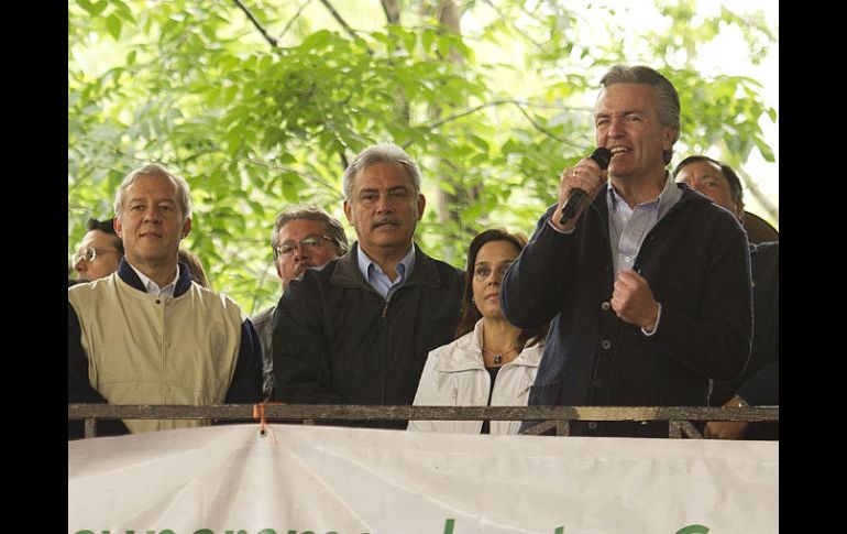 Todavía no gana. En el momento que gane, por supuesto que me sumaré a las diferentes campañas, comentó el panista.  /