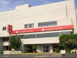 La agencia dice que Santander en México es altamente estratégico. ARCHIVO  /