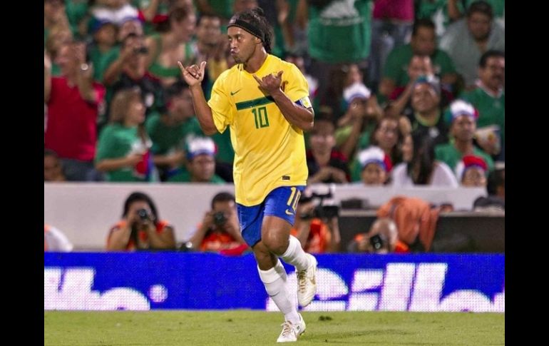 Ronaldinho vuelve pese a problemas con el club brasileño Flamenco. MEXSPORT  /