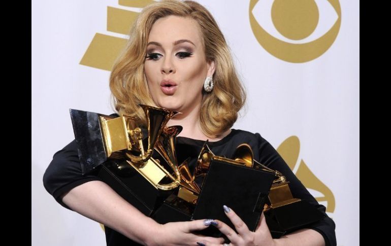 Luego de triunfar en la noche de los Grammys, Adele regresará a los estudios de grabación. EFE  /