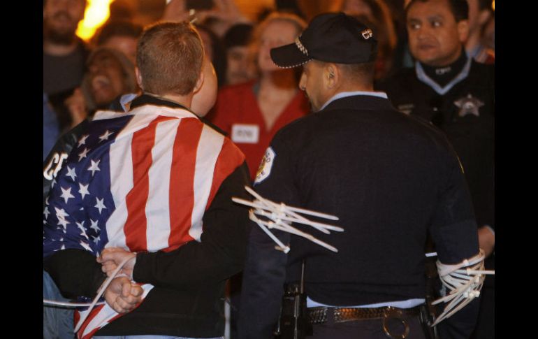 Manifestentas de Occupy Chicago arrestados durante protesta en Grant Park. AP  /