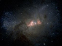 Los astrónomos reconstruyeron la forma real de la galaxia sobre la base de su imagen. ARCHIVO  /