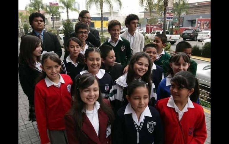 La SEJ reconoció a los 20 alumnos más destacados en el Estado.  /