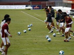 El defensa se presentó este día en el entrenamiento del conjunto estudiantil.  /