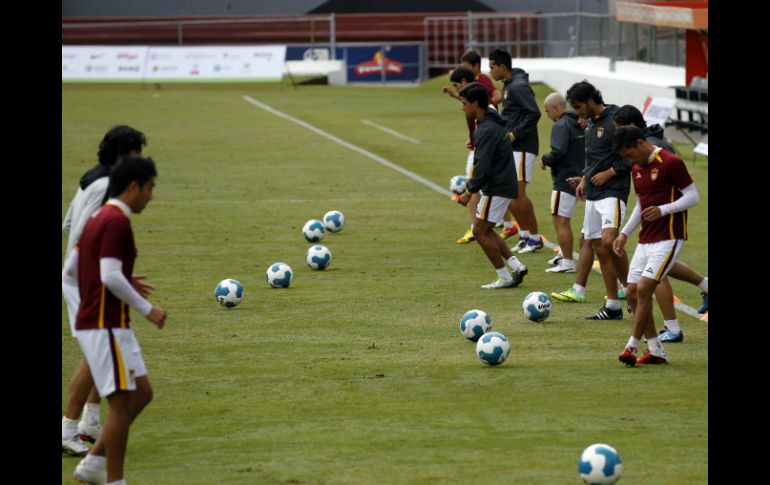 El defensa se presentó este día en el entrenamiento del conjunto estudiantil.  /