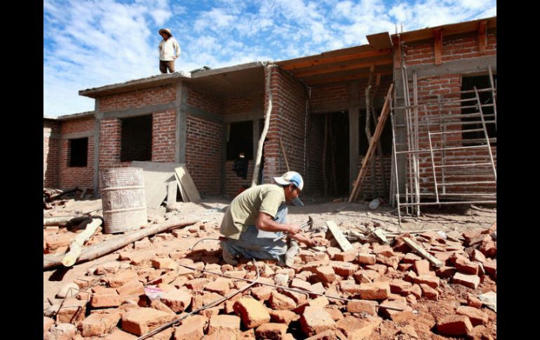 Durante 2011 en Jalisco se financiaron 68 mil viviendas, de las que 41,103 fueron con créditos de Infonavit. ARCHIVO  /