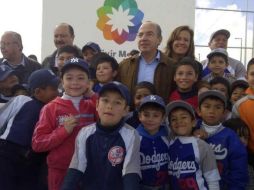 Como parte de su visita a Ciudad Juárez, el Presidente Calderón tuvo encuentros con diversos grupos sociales. ESPECIAL  /