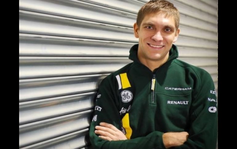 Petrov (foto) llega al asiento de la escudería fundada por Tony Fernandes. ESPECIAL  /