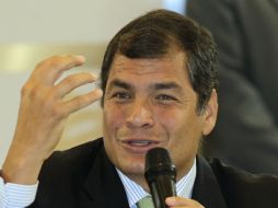 El presidente de Ecuador, Rafael Correa sostiene que desconocía los contratos de su hermano con el Estado. AP  /