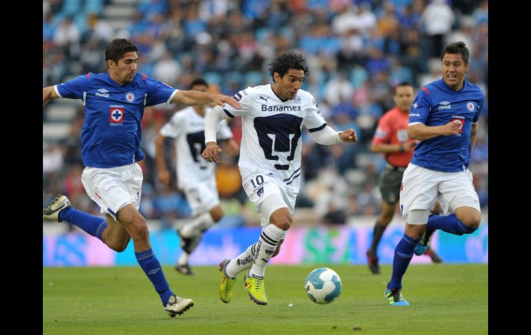 El partido en el Estadio Azul fue muy cerrado y poco espectacular. AFP  /