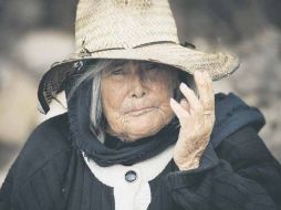 Anciana y con apenas servicios básicos, Isabel (83 años) sobrevive a la sequía en un rancho cercano a Unión de San Antonio.  /