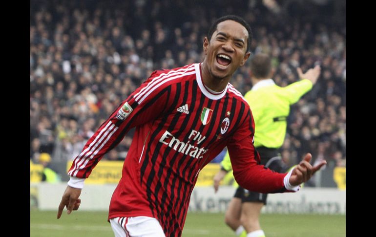 Urby Emanuelson anotó el segundo gol de los rossoneros. REUTERS  /