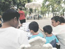 El Parque Morelos fue uno de los puntos visitados por los asistentes a la quinta Caminata por Guadalajara.  /