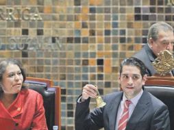 El presidente de la Mesa Directiva del Congreso, Enrique Aubry, durante la sesión del pleno celebrada ayer en el Legislativo.  /