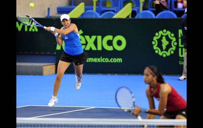 Ana Paula de la Peña e Ivette López perdieron dos sets 6-2, 6-2. EFE  /