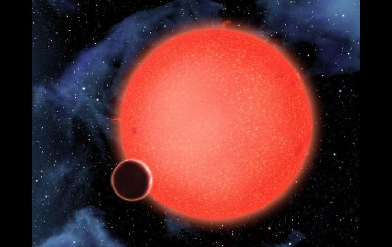 El planeta orbita a unos dos millones de kilómetros de una estrella enana roja cada 38 horas. AFP  /