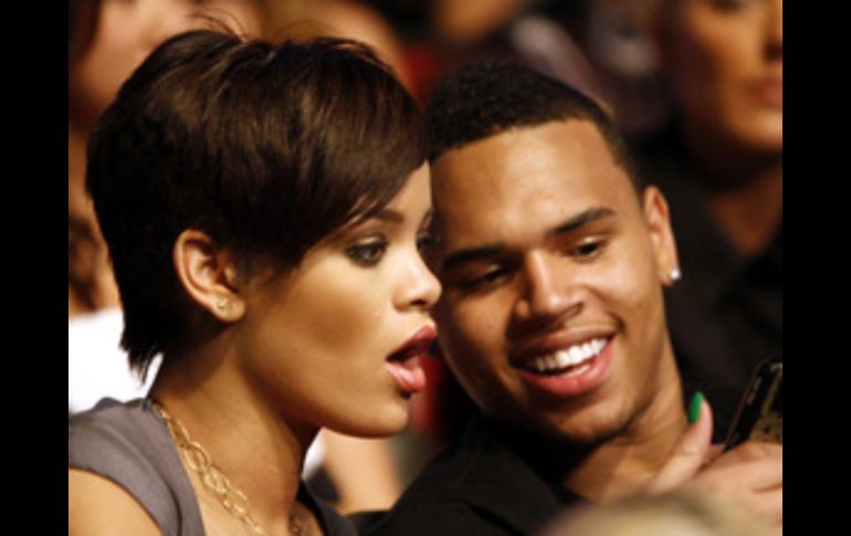 En el 2009, Brown agredió a Rihanna mientras eran novios tras una fiesta previa a los Grammys. AP  /