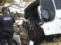 El accidente afectó la vía por un espacio de casi cuatro horas, mientras se realizaban los trabajos de rescate. ARCHIVO  /