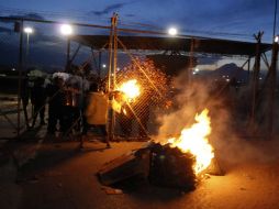 Desde el pasado domingo el penal de Apodaca permanece custodiado por fuerzas policiales y del Ejército. REUTERS  /