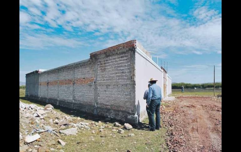 Las viviendas construidas en la Presa de El Ahogado están en zona de riesgo por inundaciones.  /