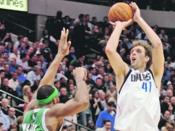 El lunes por la noche ante los Celtics de Boston fue cuando Dirk Nowitzki logró entrar al Top 20.  /