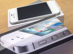 La prensa oficial asegura que los nuevos iPhone 4S han mostrado problemas de compatibilidad con las tarjetas de China Mobile. ARCHIVO  /