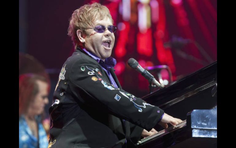 La presentación de Elton John tendrá una duración apróximada de dos horas y media. ARCHIVO  /