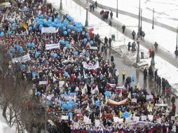 Previo al mitin, 30 mil personas formaron parte de una marcha pro Putin. REUTERS  /