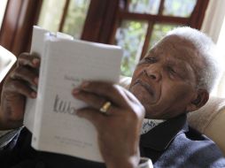 Mandela ha sido ingresado en un hospital de Johannesburgo debido a un dolor abdominal. EFE  /