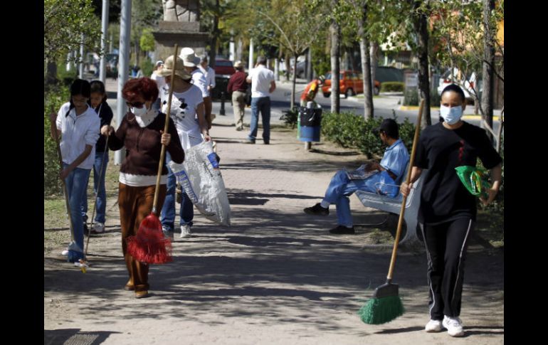 Había pancartas para invitar a los peatones que frecuentan la zona, pero elementos del ayuntamiento las confiscaron.  /