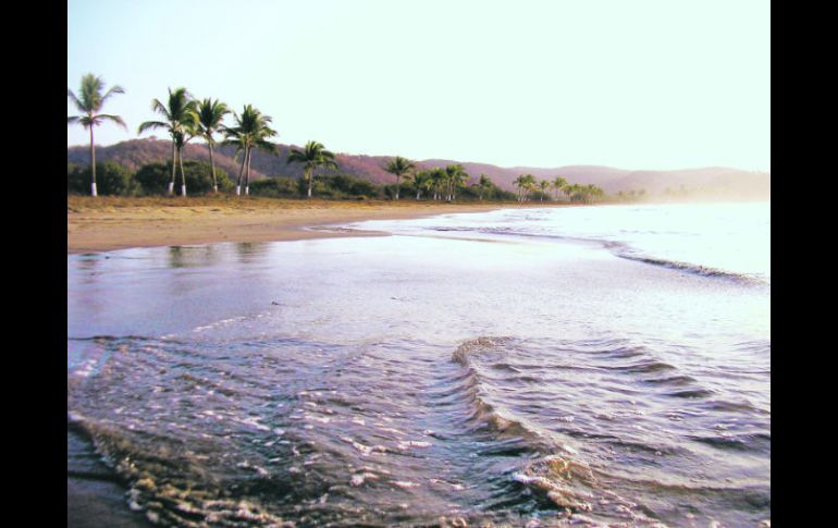 Las aguas tranquilas de la Costa Alegre, en Jalisco, también se prestan para vivir grandes aventuras. ESPECIAL  /