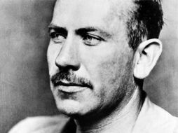 Steinbeck fue ganador del Premio Nobel de Literatura en 1962 y de Pulitzer en 1940 por su obra 'Las uvas de la ira'. ESPECIAL  /