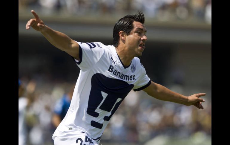 Juan Carlos Cacho protagonizó el gol del Pumas frente a Gallos Blancos. AP  /